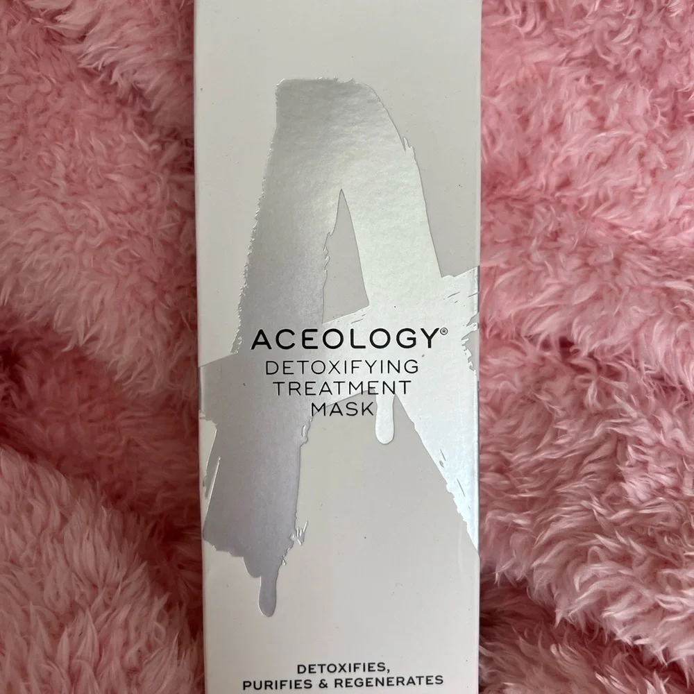 Aceology Detoxifying Treatment Mask - Picture 2 of 11